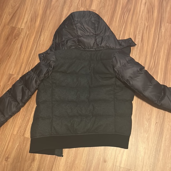 Warm UNIQLO down zip-up jacket with hood. Size L - Picture 7 of 7